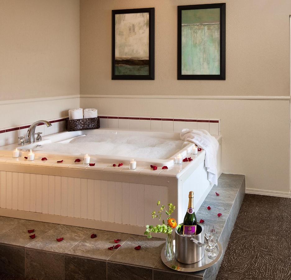 Cambria Landing Inn And Suites Extérieur photo