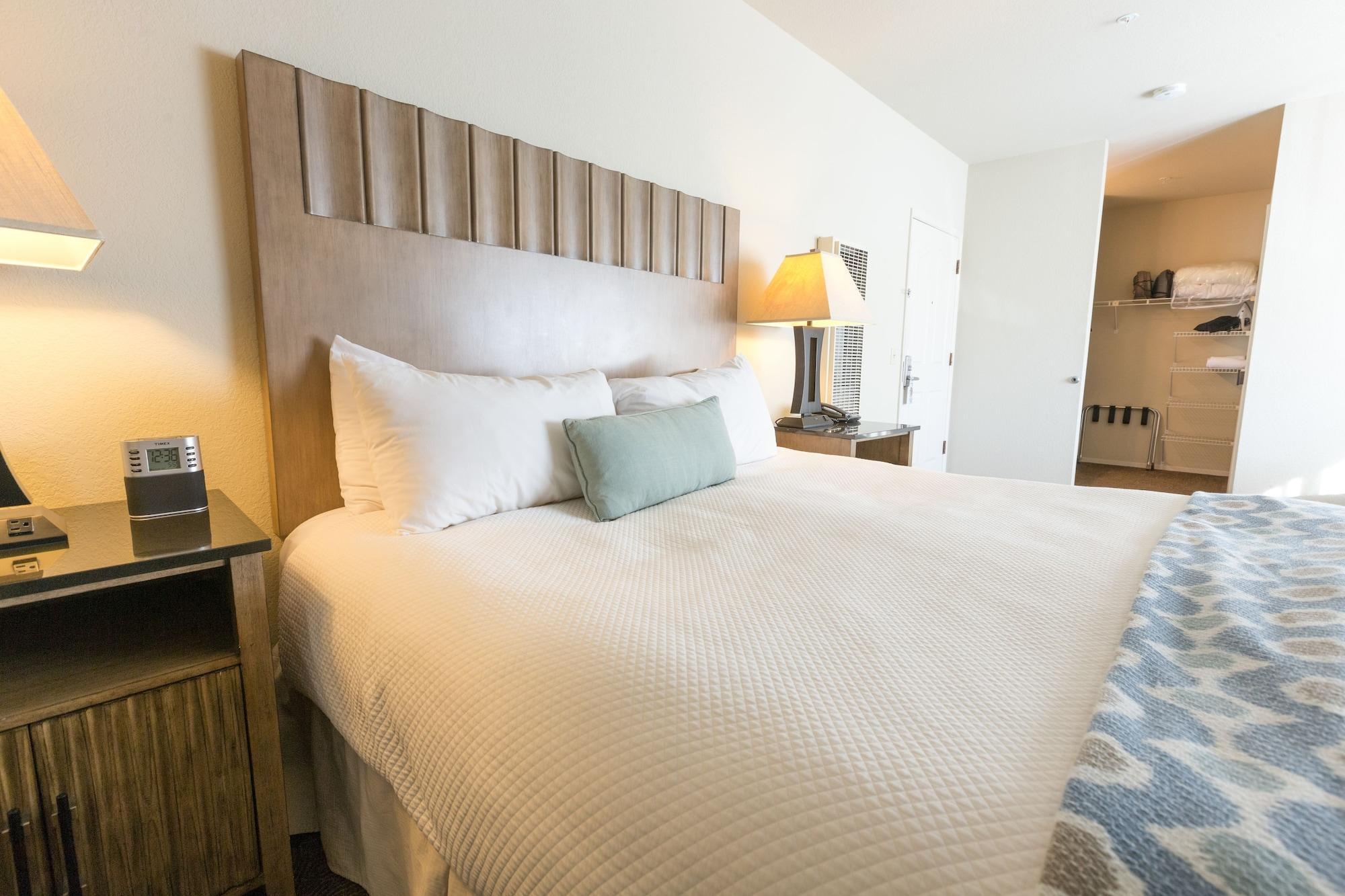 Cambria Landing Inn And Suites Extérieur photo