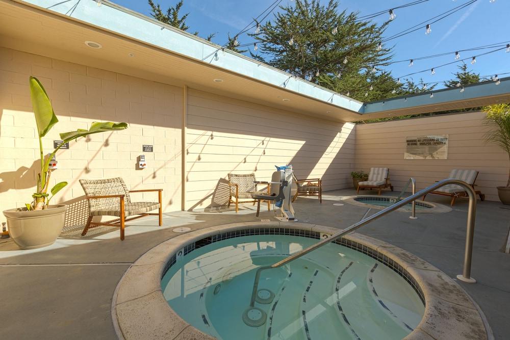 Cambria Landing Inn And Suites Extérieur photo