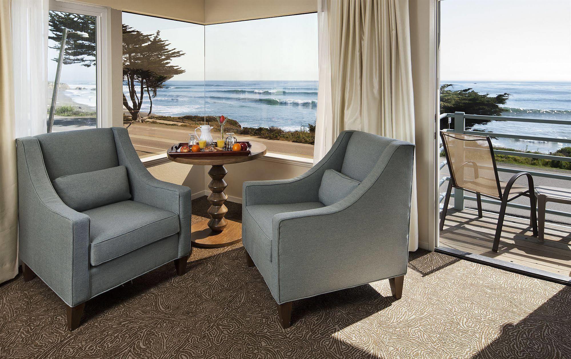 Cambria Landing Inn And Suites Extérieur photo